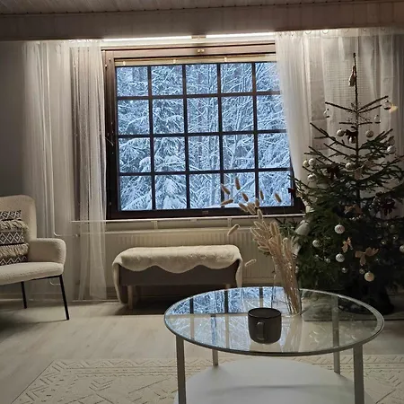 Cozy Forest Retreat In - Perfect For Families Work Trips