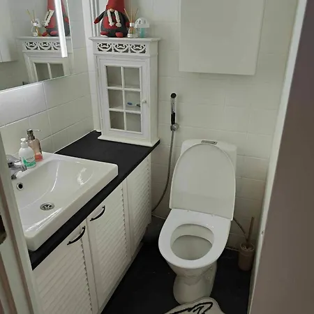 Cozy Forest Retreat In - Perfect For Families Work Trips 度假居 *