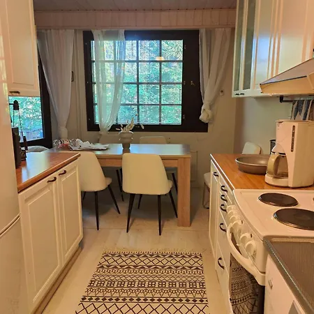 Feriehus Cozy Forest Retreat In - Perfect For Families Work Trips *